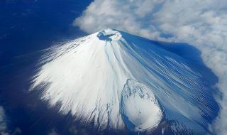 日本火山喷发烟柱高2400米 日本火山喷发烟柱高2400米