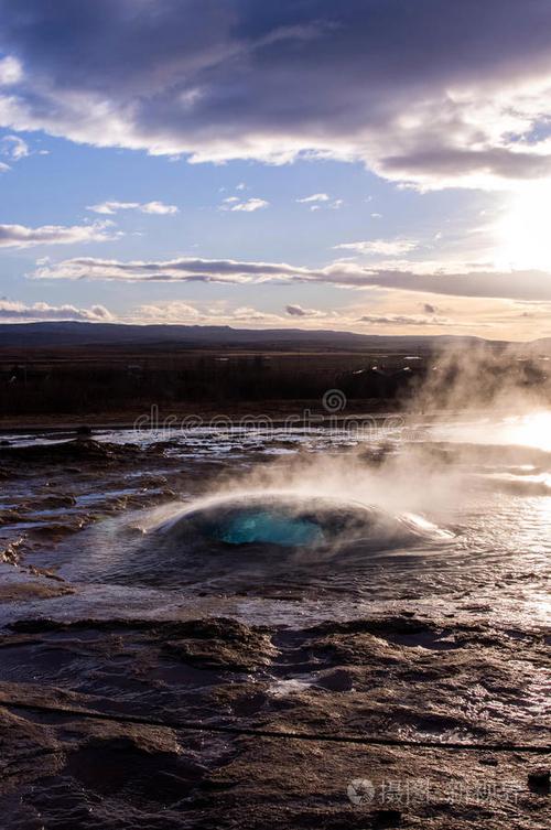 青藏高原的甲烷气泡湖（青藏高原气压低沸点）